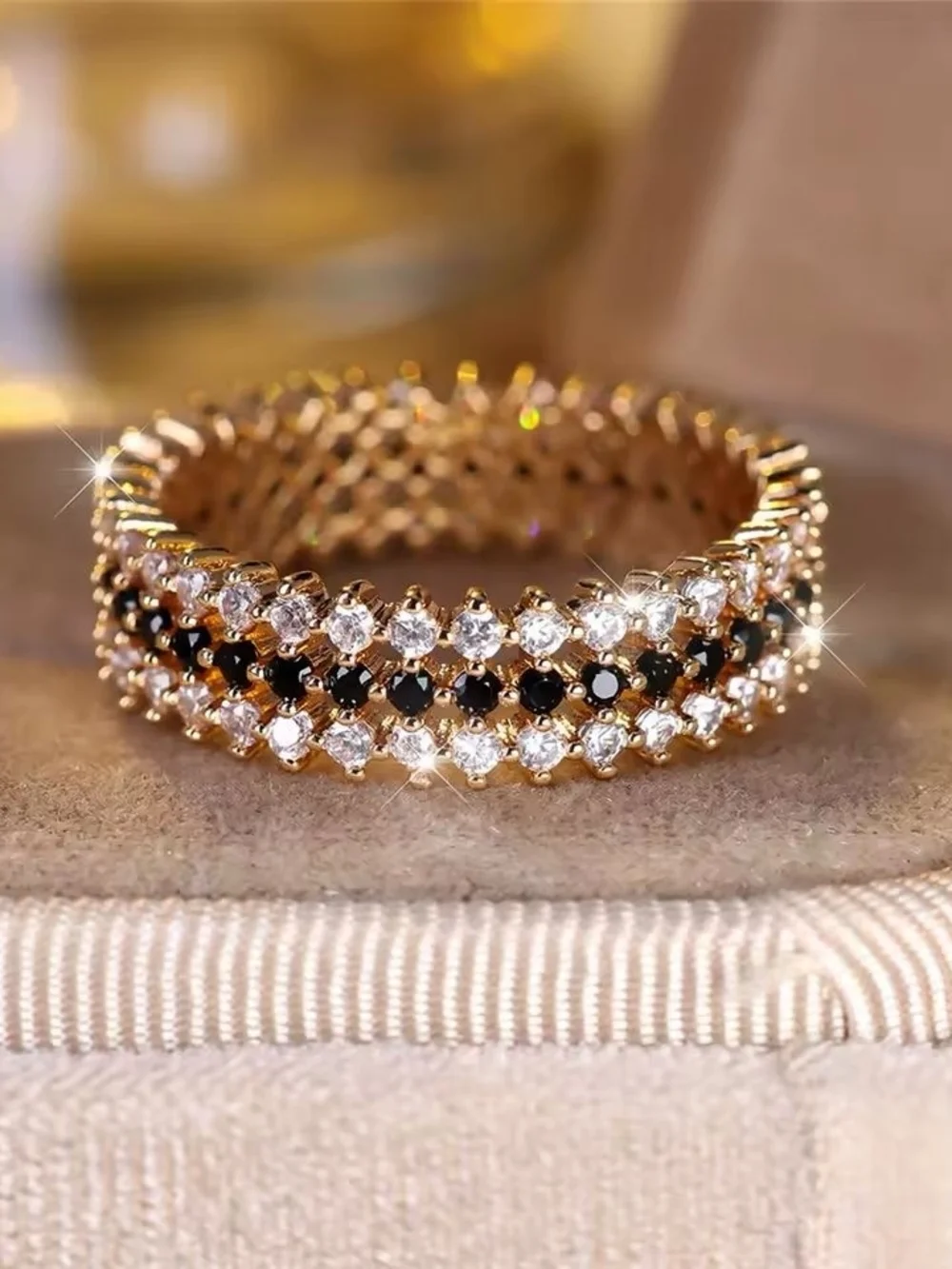 Elegant Rose Gold Stackable Crystal Band Ring - Black & White Stones